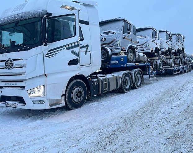 Delivery of cars on trailers